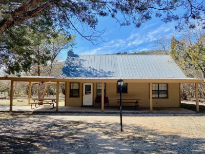 Frio Fun Vacation Lodging